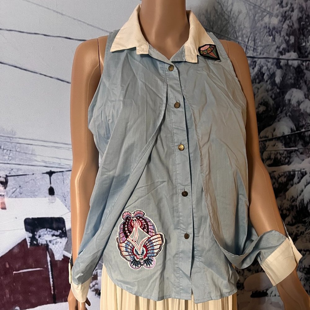 New Lizette Collection blouse, size L, color blue , open long sleeves.